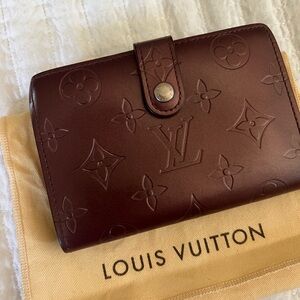 Authentic Louis Vuitton vernis wallet